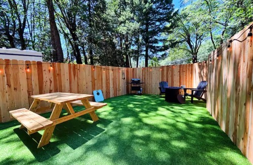 Dunsmuir House | Adorable Tiny Home!
