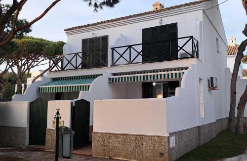 Chiclana de la Frontera House | Adosado a 200 metros de la playa en urbanización Las Arenas