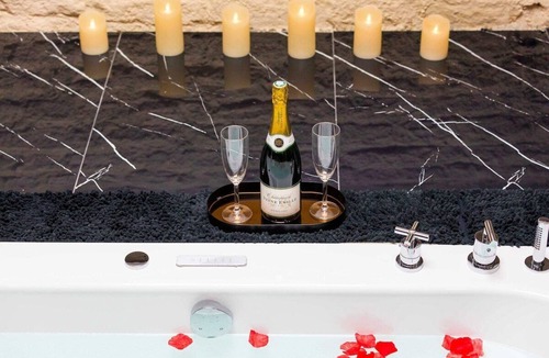 Montchapet Apartment | Adresse Secrete Suite Spa Prestige avec Balneo