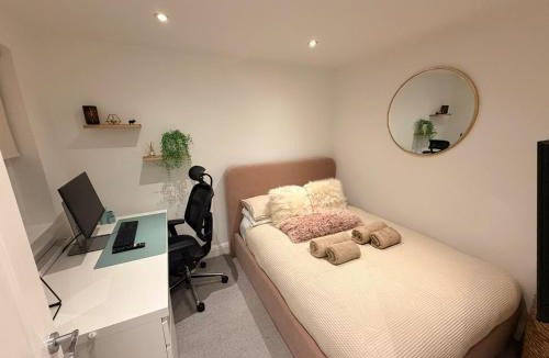 Abbots Langley House | Adrian Cottage