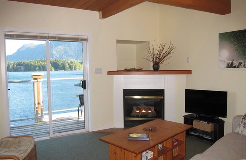 Tofino Condo | ADRIENNE'S LOFT- Great Space, Ideal Location, Fantastic view!