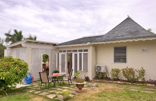 Silver Sands Villa | Adrift- 3BR Beachfront Villa w/Staff