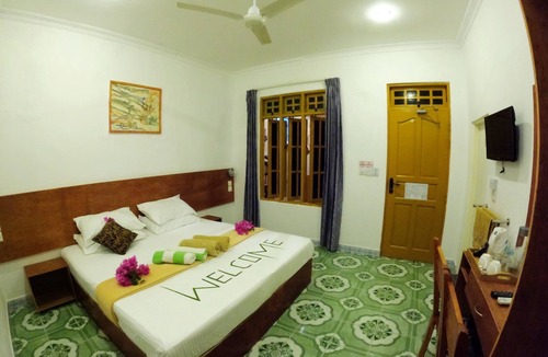 Guraidhoo House | Adroit Beach Inn