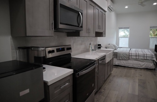 Seaside Apartment | ADU studio with bathroom 1.3 miles from beach