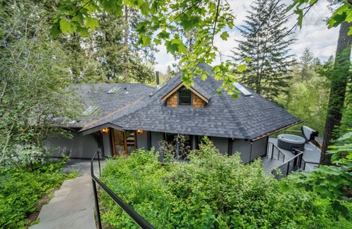 Colbert House | Adullam Nature Escape - 10 acres in Colbert WA