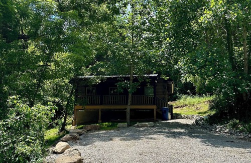 Spring Hill Cabin | ADULT ONLY Naughty Pines log cabin located in South Charleston, WV