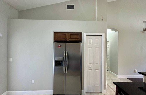 Spring Hill House | Adv. Coast - 2BR/2BH Near Springs, Beach, Fenced