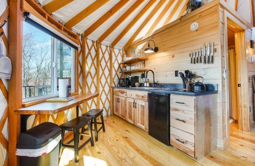 Knox Dale RV Rental | Adventure Abode | Modern Yurt w/Hot Tub, Bubble Dome + ADA Access