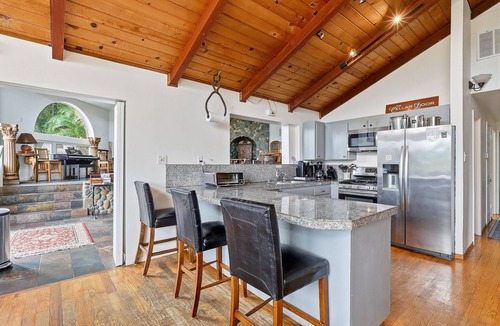 Geyserville Villa | Adventure Alexander Valley Lodge With Pool & Hot Tub 6 Bedroom Villa
