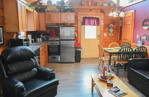 Pigeon Forge House | Adventure Awaits, 1mi to the parkway, dog friendly