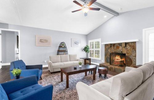 Spring Hill House | Adventure Coast: 2/2 Near Springs, Beach, Hot Tub
