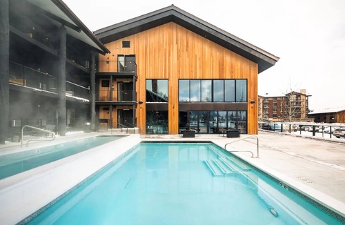 Teton Village Hotel | Adventure-Ready Lodge w/Private Ski Lockers & Steps from Gondolas