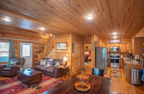Jefferson Cabin | Adventure River Cabin | Two Acres of Private Land | Games & Entertainment Galore