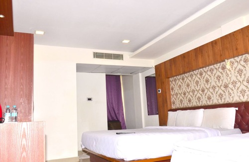 Bommasandra Hotel | Adya Classic