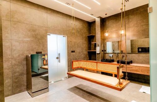 Sulthan Bathery Hotel | AE Tower Platinum Retreat