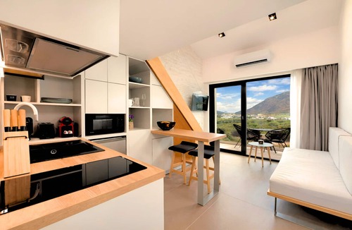 Istron House | Aelia Suites