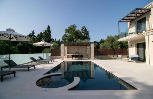Agios Georgios Pagon Villa | Aelia Villa