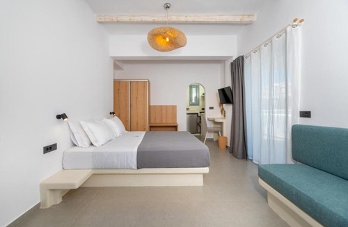 Kamari Apartment | Aenaon Blue