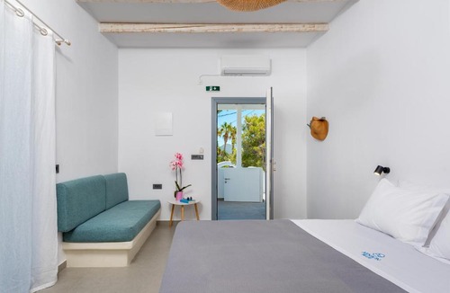 Kamari Apartment | Aenaon Blue