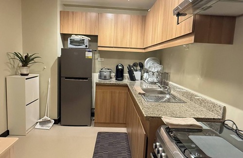 Kapitolyo Condo | Aesthetic Cozy Apartment Condo with pool balcony & deck