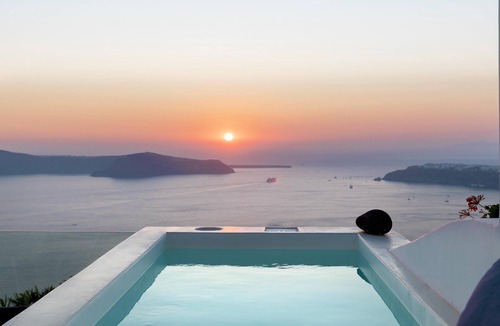 Imerovigli Apartment | Aether Suite with hot tub and sea view by Caldera Houses