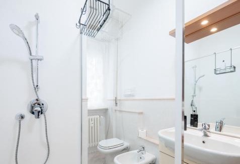 Ponte San Pietro House | Affittacamere Casa Emilia Foresteria Lombarda