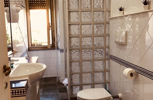 Cinecitta House | Affittacamere Dianir