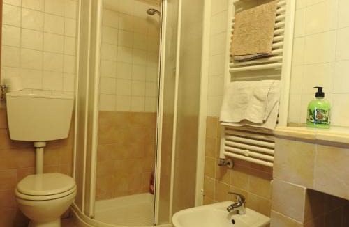 Borghetto di Vara House | Affittacamere "La lanterna delle fate"