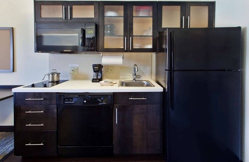 Mount Laurel Hotel | Affordability Meets Comfort! Minutes to Museum of the American Revolution