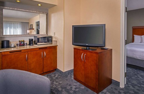 University Place Hotel | Affordability Meets Comfort! Spacious and Modern Suite