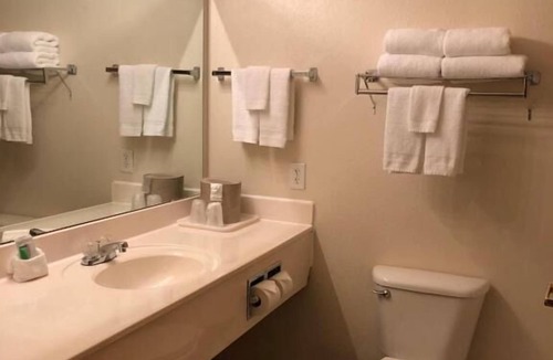 Kelso House | Affordability Meets Comfort in GuestHouse Kelso Longview! 3 Great Units