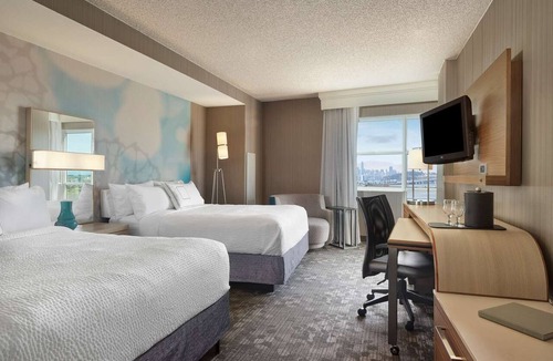 Emeryville Hotel | Affordability Meets Comfort! w/Pool, Pet-Friendly, Close to Shorebird Park!