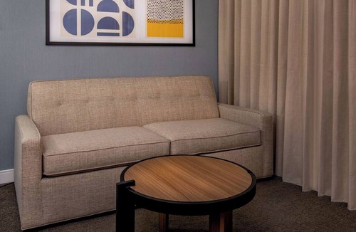 Foxboro Hotel | Affordability Meets Comfort! Near The Hall at Patriot Place, Pet-Friendly