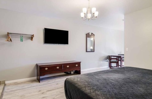 Aberdeen Hotel | Affordable Accommodation at GuestHouse Montesano! Pets Allowed, Free Parking