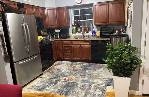 Weequahic Apartment | Affordable Best Value Cozy Room by Newark Airport and transportation to NYC