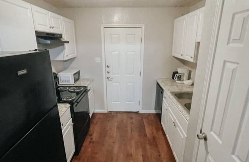 Central City Apartment | Affordable & Centrally Located Workforce Retreat