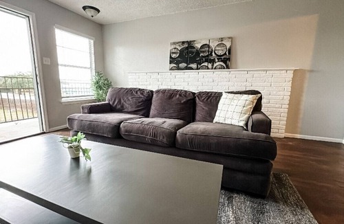 Central City Apartment | Affordable & Centrally Located Workforce Retreat