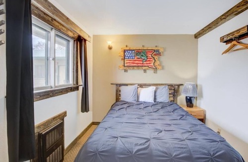 Chamberlain Hotel | Affordable Chamberlain Room for Families & Pet Owners, w/Free Parking