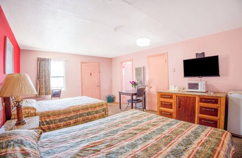 El Paso Hotel | Affordable & Comfy El Paso Room Perfect for Business Travelers Near Airport