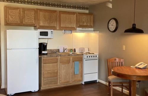 Cave Spring Hotel | Affordable Corporate Suites of Overland Drive