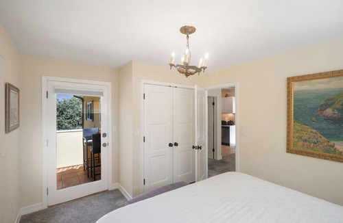 West Beach Apartment | Affordable Executive Getaway — blocks to Beach and Funk Zone