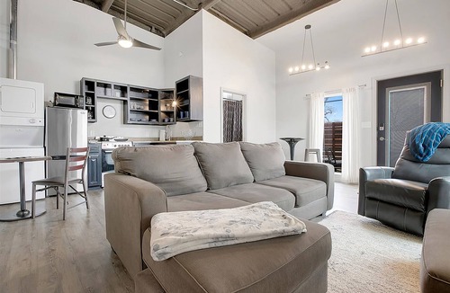 Lubbock House | Affordable Extended Stays with Local Hospitality – Stay Longer, Feel at Home
