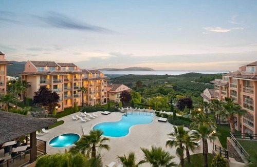 Soke House | Affordable Flat with Communal Pool in Kusadasi-Awz147