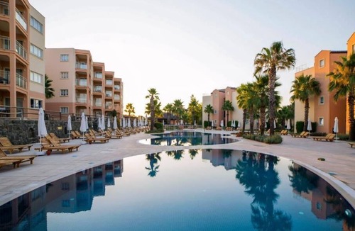 Soke House | Affordable Flat with Communal Pool in Kusadasi-Awz147