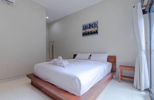 Pemaron Cabin | Affordable Guest House with Pool Near Beach