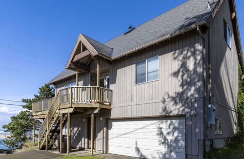 Netarts House | Affordable home with gorgeous bay and ocean views!