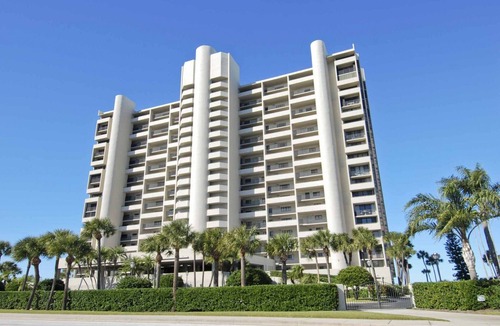 Sand Key Condo | AFFORDABLE LUXURY DIRECTLY ON THE GULF OF MEXICO.