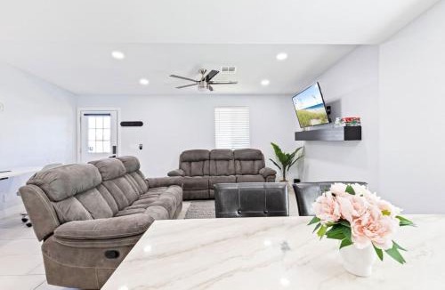 Cactus View House | Affordable Modern Home Near Airport! Private AZ