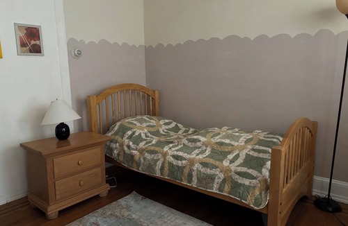Upper Darby House | affordable nice room in the house on the superb of Philadelphia