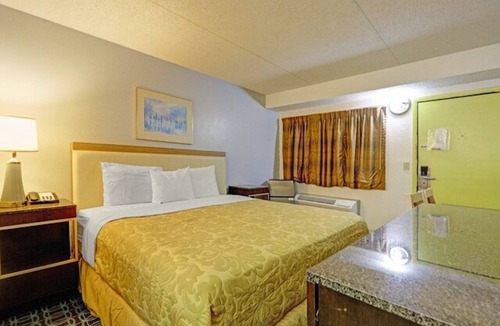 Brookville Hotel | Affordable & Pet-Friendly Room w/Free Parking, Near Golden Gate Park
